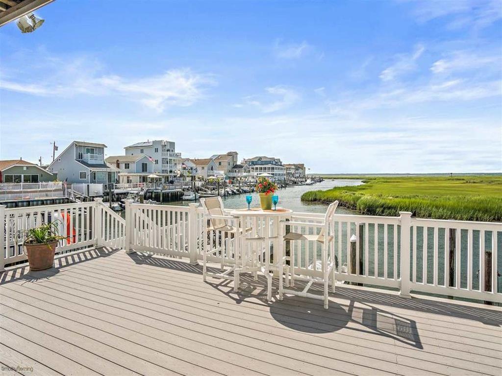1411 HOFFMAN CANAL NORTH WILDWOOD BAYFRONT SUMMER VACATION RENTALS at